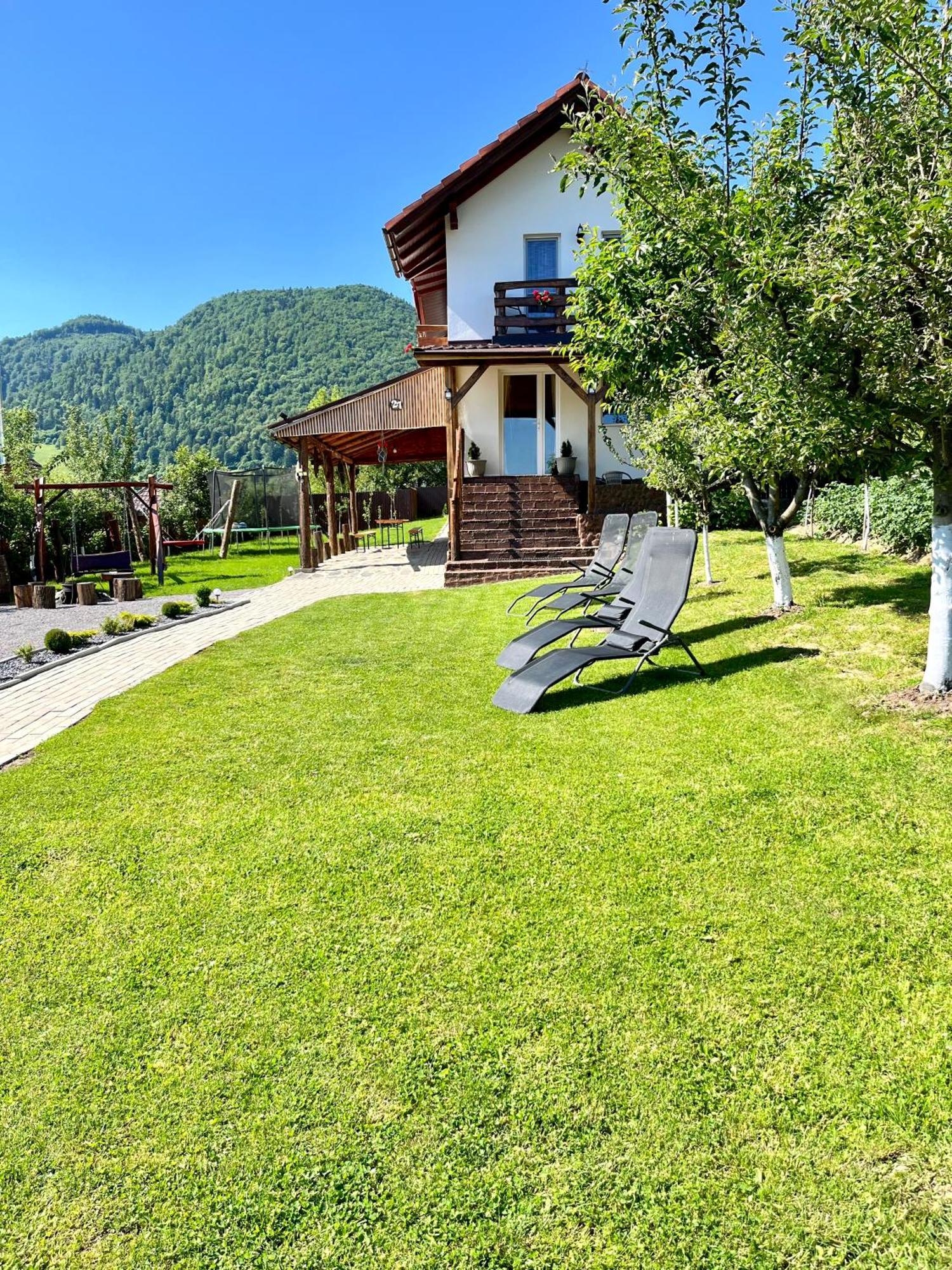 Villa Casa De Sub Hora à Zărneşti Extérieur photo