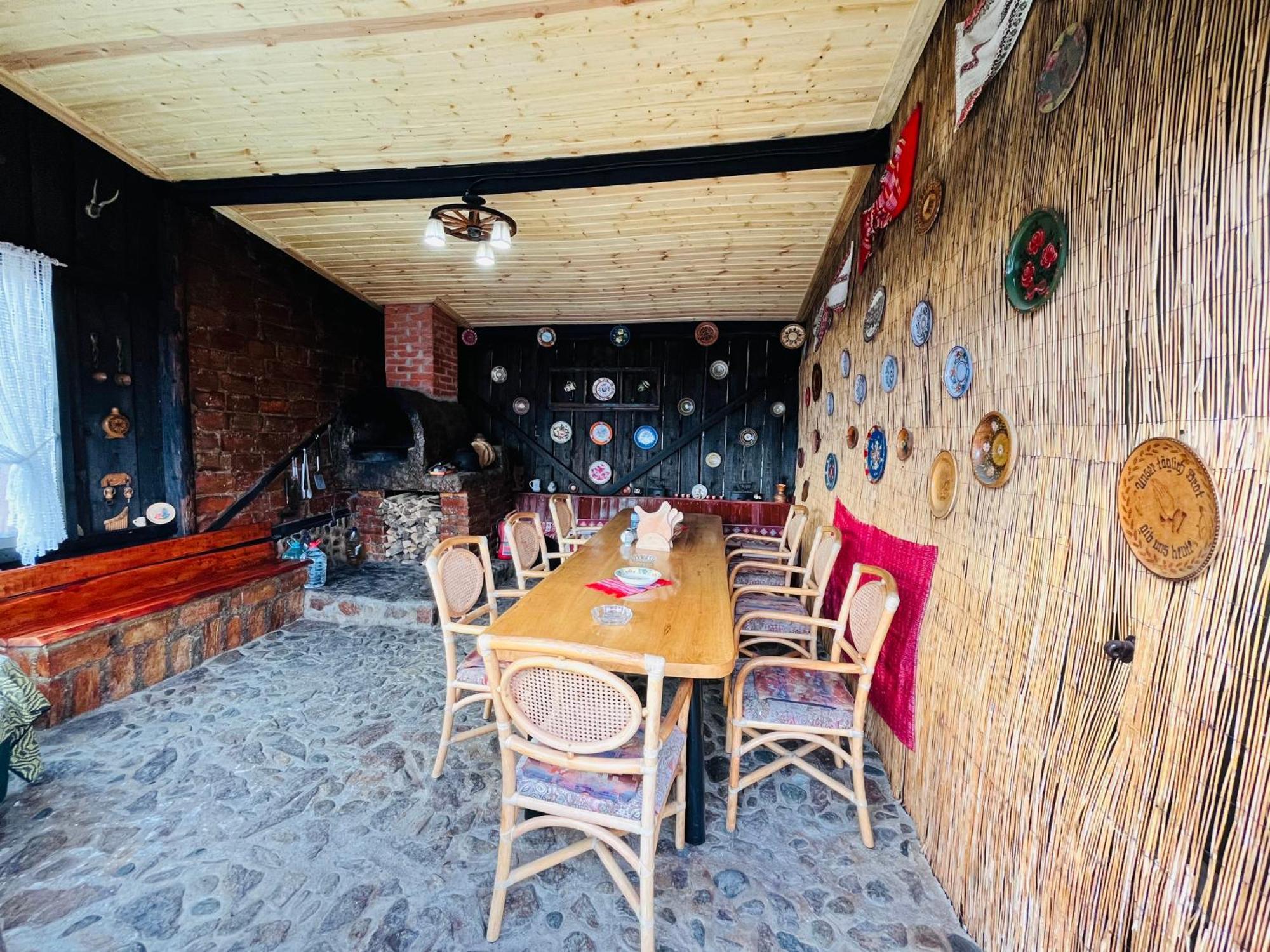 Villa Casa De Sub Hora à Zărneşti Extérieur photo